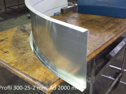 Rohrbiegerei CNC-Dornbiegen Alu U-Profil 300-25-2 mm