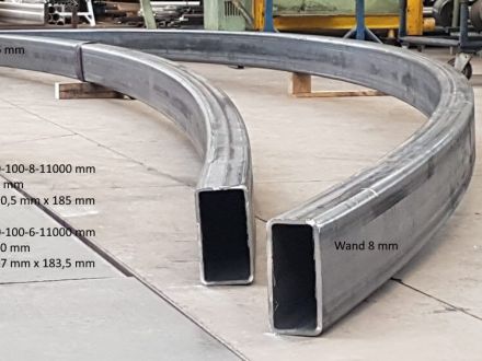 Rohrbiegerei CNC-Dornbiegen St-Rohr 180-100-8 mm