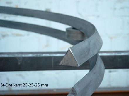 Rohrbiegerei CNC-Dornbiegen St-Dreikant 25-25-25 mm